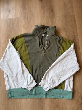 Stitch & Pine - Women’s Colorblock Green/White Pullover with Mint Hem - XL